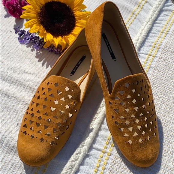 Zara Shoes - ⭐️ 3/$15. Zara Flats